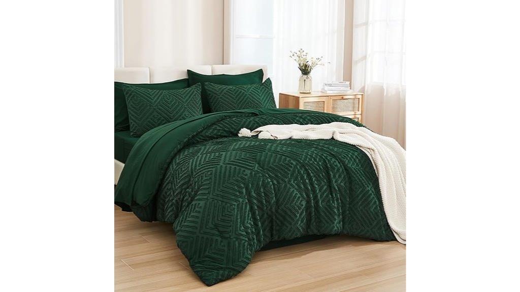 15 Best Luxury Bedding Sets for King-Size Beds That Combine Elegance and Comfort 11 king size green comforter